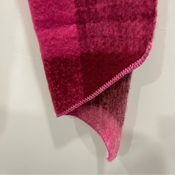 Avenue Zoe Oversized Long Pink Burgundy Plaid Scarf - Picture 9 of 9
